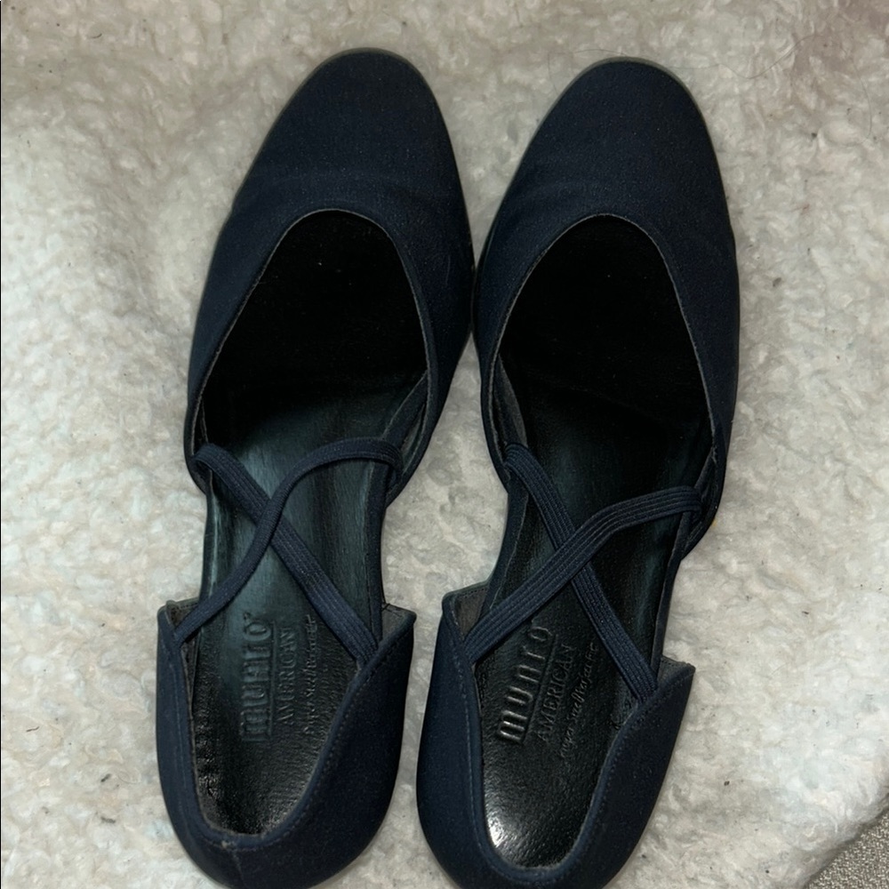 Munro Black Heels with Sleek Design